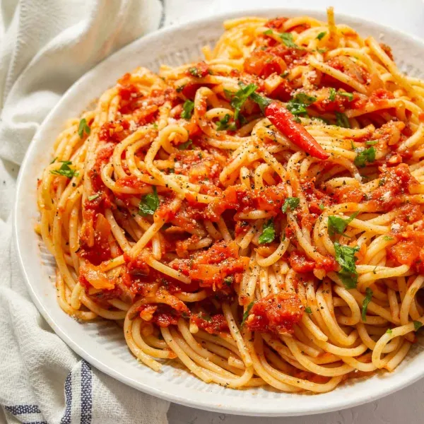 Spaghetti arrabiata bij Helemaal Zen