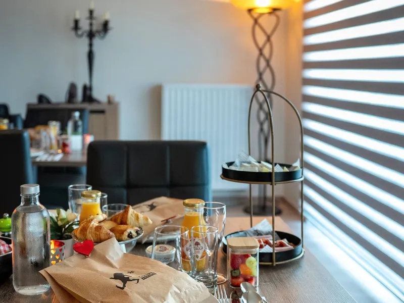 Warme en persoonlijke sfeer in het restaurant van Helemaal Zen